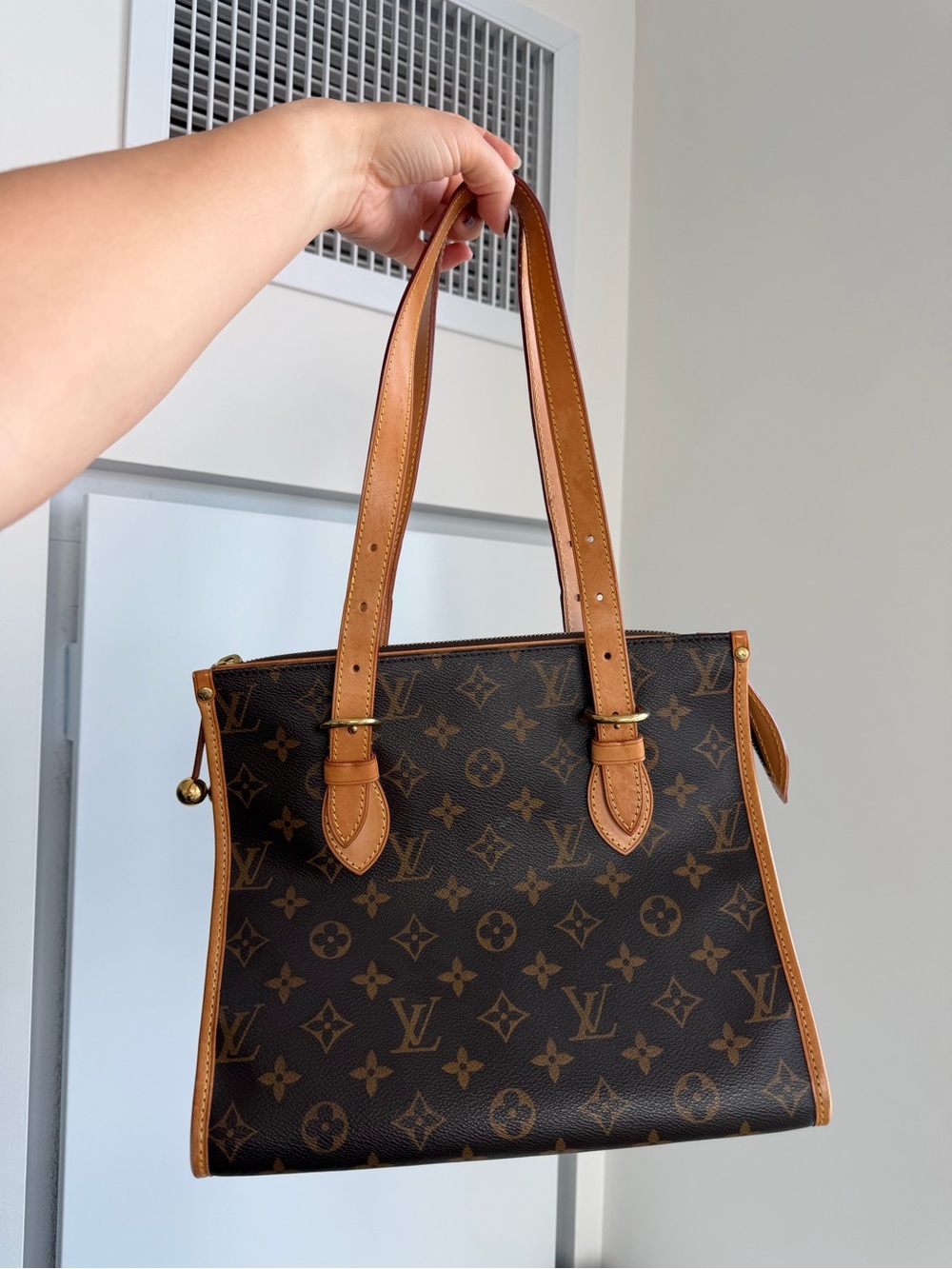 LOUIS VUITTON
Monogram Canvas Popincourt Haut Bag
